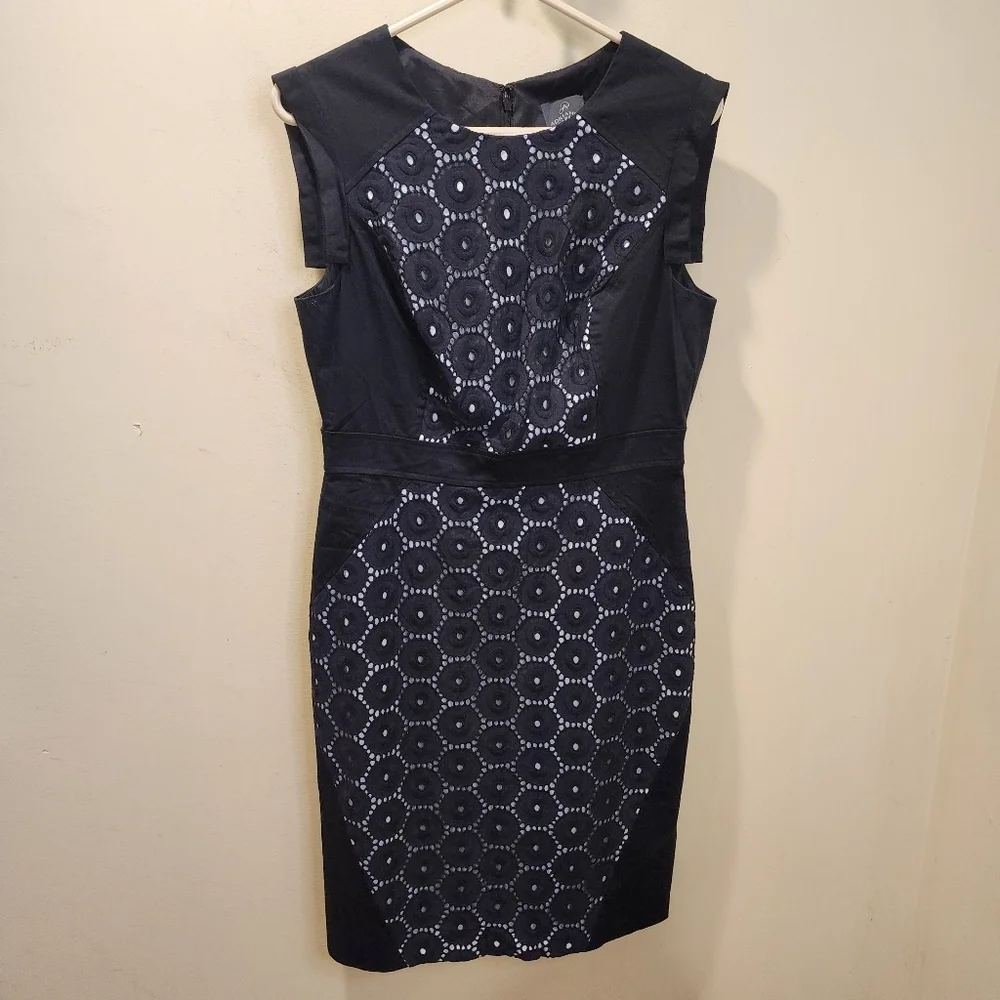 Adrianna Papell Stylish Black and White Patterned Dress Size 12